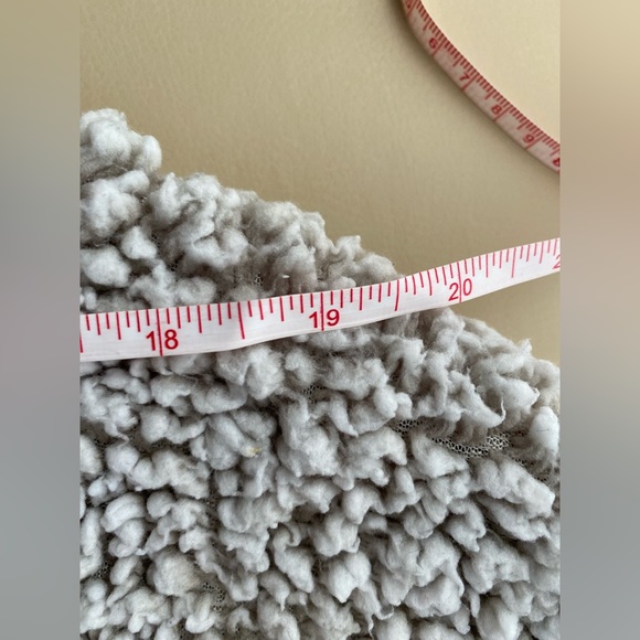 Thread+Supply fuzzy pullover - Picture 9 of 9